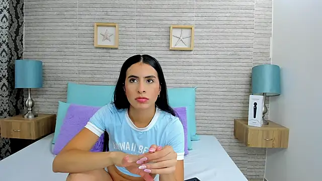 Snapshot of IssabellaLopez chatting on 12-11-24, 07:36 IssabellaLopez online show from 12-11-24, 07:36