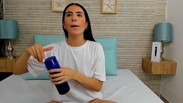 Snapshot of IssabellaLopez chatting on 12-13-24, 08:15 IssabellaLopez online show from 12-13-24, 08:15