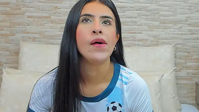 Snapshot of IssabellaLopez chatting on 03-01-25, 12:23 IssabellaLopez online show from 03-01-25, 12:23