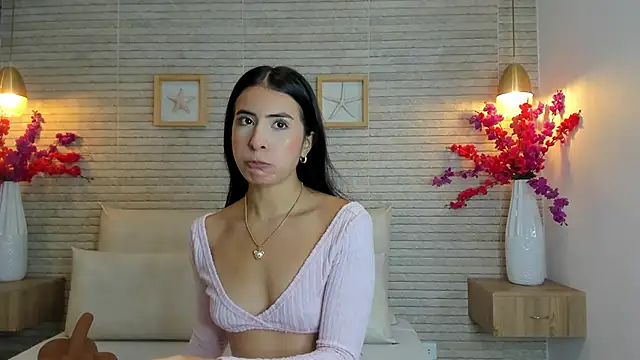 Snapshot of IssabellaLopez chatting on 09-30-25, 11:48 IssabellaLopez online show from 09-30-25, 11:48