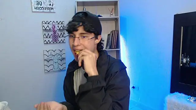 Snapshot of Jeam_hot chatting on 01-20-25, 09:32 Jeam hot online show from 01-20-25, 09:32