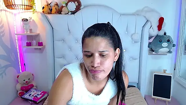 Alison Wiley online show from 03-11-26, 06:47