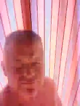 Snapshot of swingr chatting on 03-21-25, 01:12 swingr online show from 03-21-25, 01:12