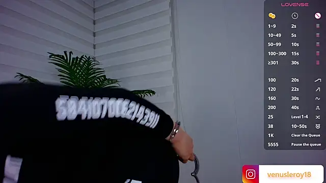 venusleroy  online show from 01-21-25, 03:26