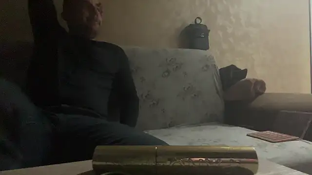 Snapshot of HornyMonique chatting on 12-16-25, 10:04 HornyMonique online show from 12-16-25, 10:04