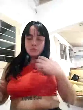 Snapshot of lucylovles chatting on 12-17-25, 12:05 lucylovles online show from 12-17-25, 12:05