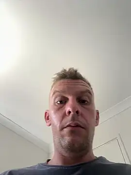 aus guy93 online show from 05-11-26, 06:41