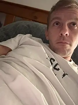 Snapshot of aus_guy93 chatting on 07-18-26, 07:06 aus guy93 online show from 07-18-26, 07:06