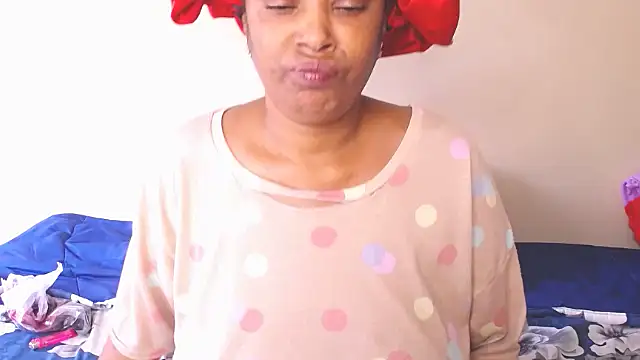 Snapshot of 2Sweetysmile chatting on 10-02-25, 10:33 2Sweetysmile online show from 10-02-25, 10:33