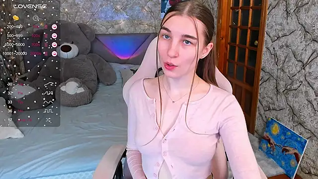 Snapshot of _flowersweeet_ chatting on 12-17-25, 01:50 flowersweeet online show from 12-17-25, 01:50