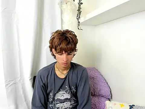 Snapshot of santy-kitty chatting on 01-06-25, 06:36 santy-kitty online show from 01-06-25, 06:36