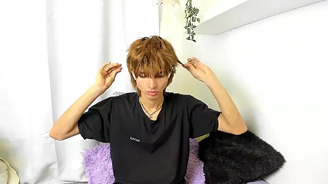 Snapshot of santy-kitty chatting on 02-16-25, 10:10 santy-kitty online show from 02-16-25, 10:10