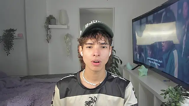 santy-kitty online show from 12-03-25, 03:47