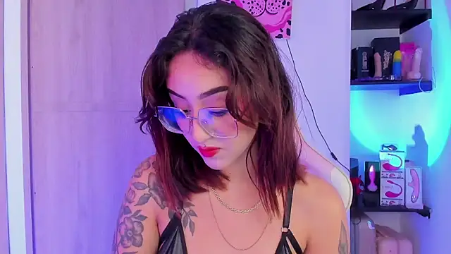 Snapshot of MelodieRoy chatting on 02-27-25, 05:36 MelodieRoy online show from 02-27-25, 05:36