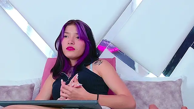 AlliciaKim online show from 01-21-25, 07:17