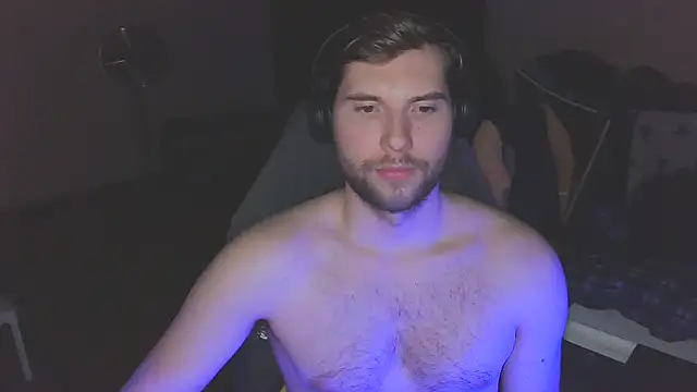 Snapshot of Ironman220 chatting on 03-05-25, 06:23 Ironman220 online show from 03-05-25, 06:23