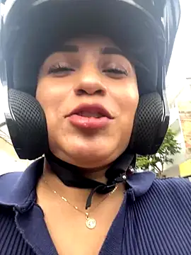 Snapshot of perlita05 chatting on 10-31-25, 05:36 perlita05 online show from 10-31-25, 05:36