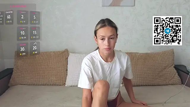 Snapshot of ChloeTeles_ chatting on 06-19-26, 05:34 ChloeTeles online show from 06-19-26, 05:34