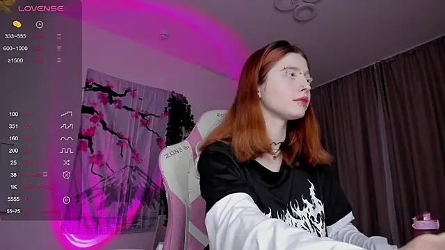 ScarletRos3 online show from 02-28-25, 02:09