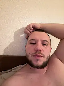 Snapshot of klydick chatting on 12-23-24, 08:47 klydick online show from 12-23-24, 08:47