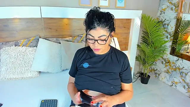 EmaBakker online show from 02-23-25, 01:10