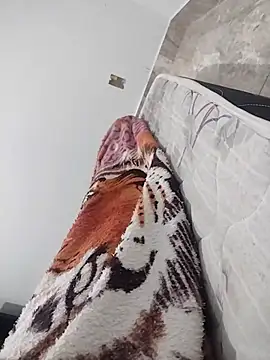 Snapshot of lm279 chatting on 02-01-25, 08:18 lm279 online show from 02-01-25, 08:18