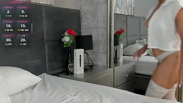 Snapshot of Lana-Gross chatting on 01-15-26, 05:16 Lana-Gross online show from 01-15-26, 05:16