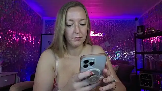 lucyallen4201 online show from 04-20-26, 10:18