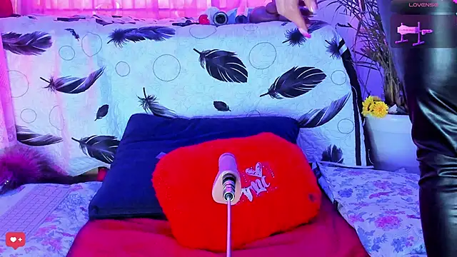 Snapshot of Venus_R0se chatting on 03-07-25, 09:38 Venus R0se online show from 03-07-25, 09:38