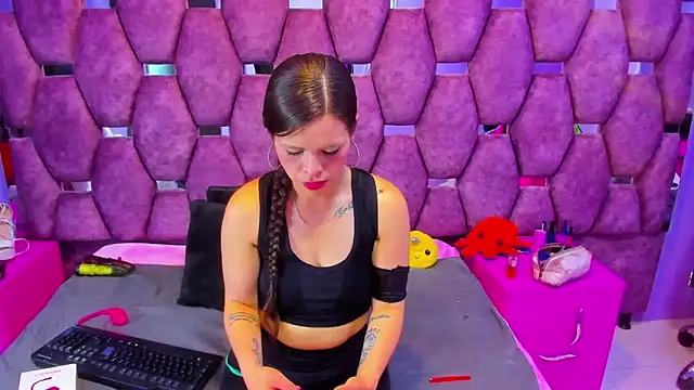 Snapshot of Mariana_Benett chatting on 10-07-25, 08:50 Mariana Benett online show from 10-07-25, 08:50