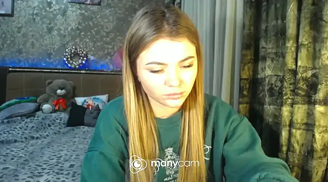 Snapshot of BonnyShy chatting on 01-09-25, 06:36 BonnyShy online show from 01-09-25, 06:36