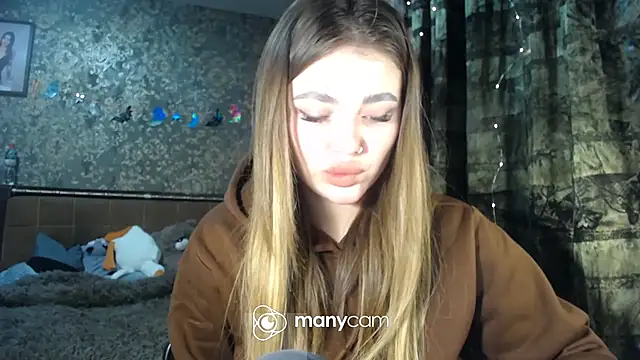 Snapshot of BonnyShy chatting on 11-07-25, 12:27 BonnyShy online show from 11-07-25, 12:27