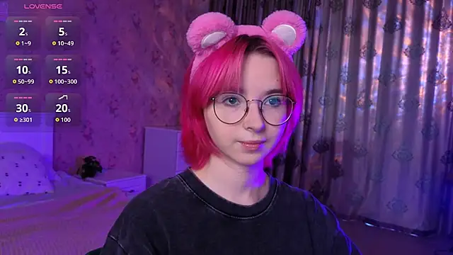 Nora Failure online show from 09-13-25, 10:04