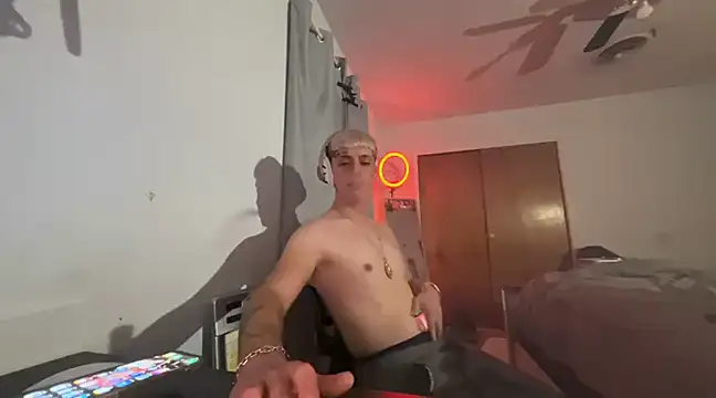 Snapshot of twentywithafelonyy chatting on 12-05-24, 10:44 twentywithafelonyy online show from 12-05-24, 10:44