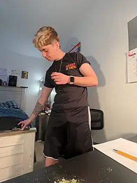 Snapshot of twentywithafelonyy chatting on 02-22-25, 08:09 twentywithafelonyy online show from 02-22-25, 08:09