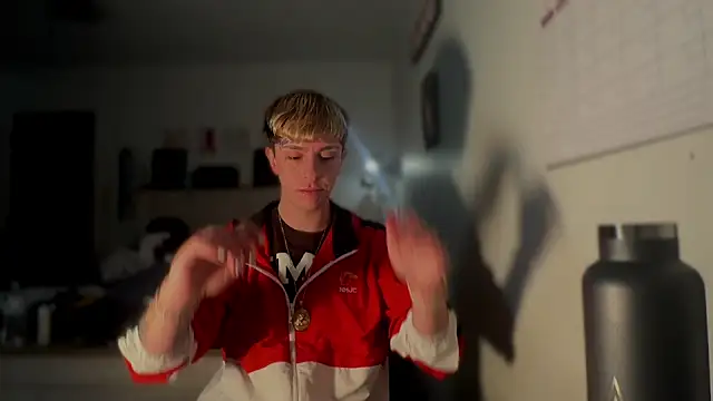 Snapshot of twentywithafelonyy chatting on 03-16-25, 06:53 twentywithafelonyy online show from 03-16-25, 06:53