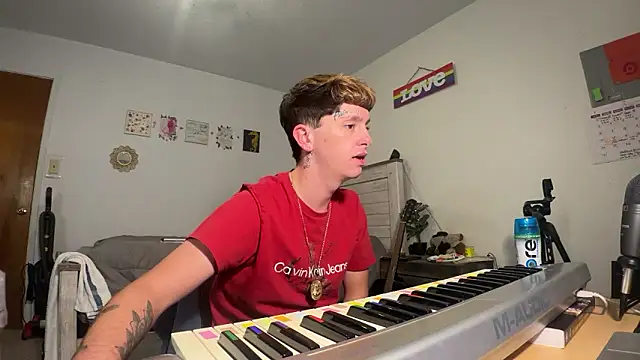 Snapshot of twentywithafelonyy chatting on 09-29-25, 06:29 twentywithafelonyy online show from 09-29-25, 06:29