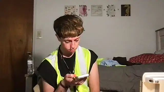 Snapshot of twentywithafelonyy chatting on 10-12-25, 05:17 twentywithafelonyy online show from 10-12-25, 05:17