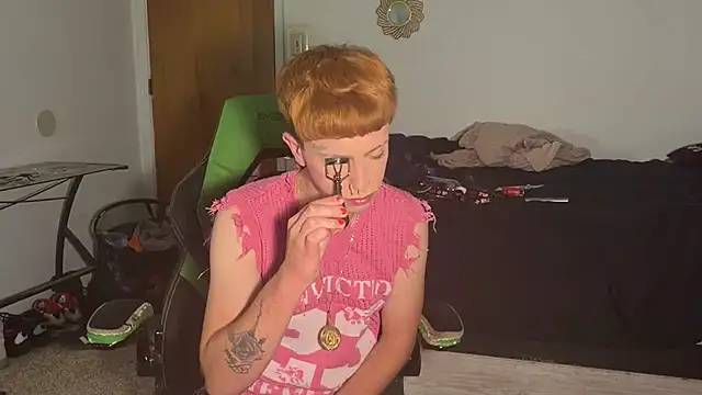 Snapshot of twentywithafelonyy chatting on 11-21-25, 08:46 twentywithafelonyy online show from 11-21-25, 08:46