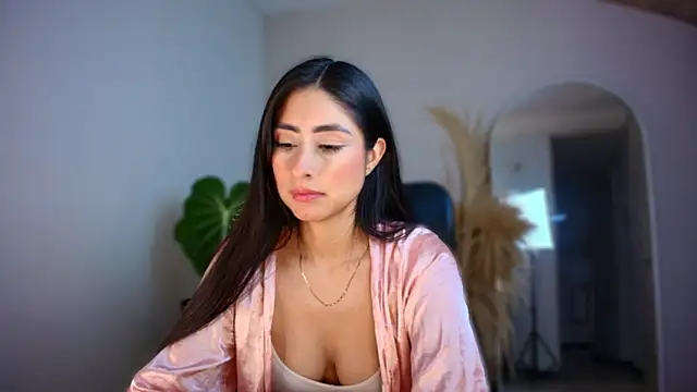 auroracaruso11 online show from 12-01-25, 10:26