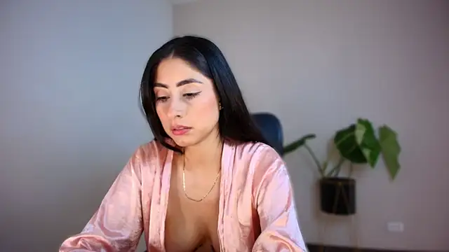 auroracaruso11 online show from 12-14-25, 08:57