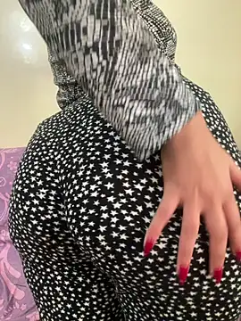 Snapshot of Layla-daloua chatting on 03-26-26, 05:07 Layla-daloua online show from 03-26-26, 05:07