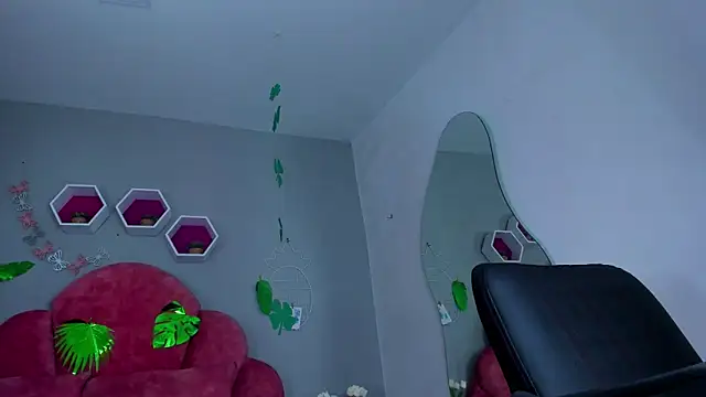 Snapshot of ParisFox_ chatting on 03-15-25, 05:04 ParisFox online show from 03-15-25, 05:04