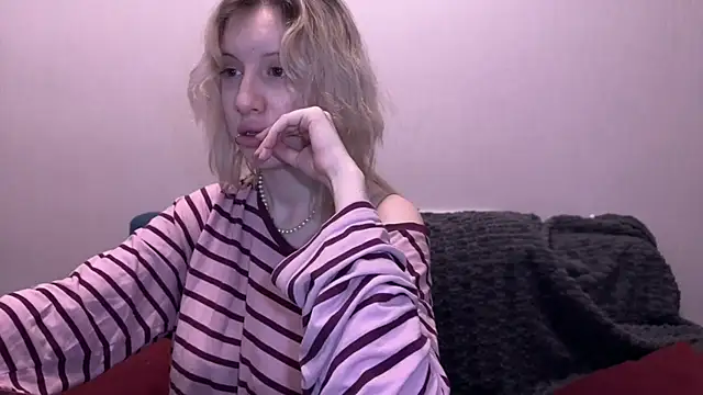 Snapshot of moundliicht1 chatting on 10-07-25, 09:12 moundliicht1 online show from 10-07-25, 09:12