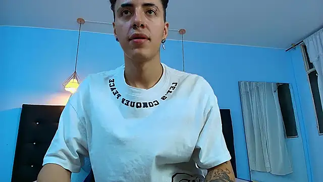 Snapshot of Lobo_17_ chatting on 01-18-25, 09:56 Lobo 17 online show from 01-18-25, 09:56