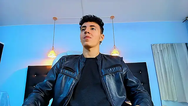 Snapshot of Lobo_17_ chatting on 01-28-25, 07:00 Lobo 17 online show from 01-28-25, 07:00