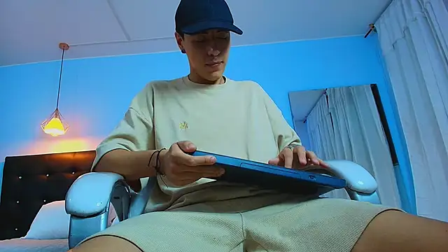 Snapshot of Lobo_17_ chatting on 02-06-25, 03:48 Lobo 17 online show from 02-06-25, 03:48