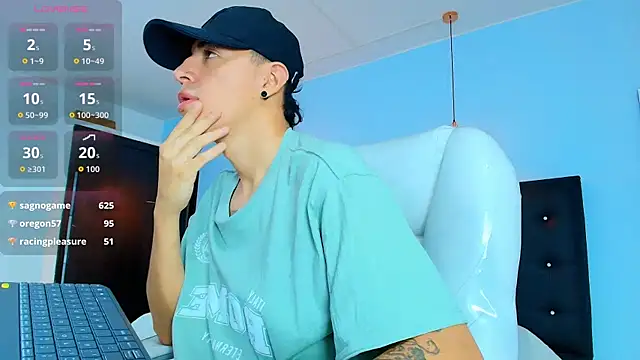 Snapshot of Lobo_17_ chatting on 09-12-25, 03:50 Lobo 17 online show from 09-12-25, 03:50