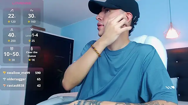 Snapshot of Lobo_17_ chatting on 10-11-25, 03:39 Lobo 17 online show from 10-11-25, 03:39