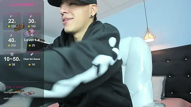 Snapshot of Lobo_17_ chatting on 11-25-25, 03:50 Lobo 17 online show from 11-25-25, 03:50